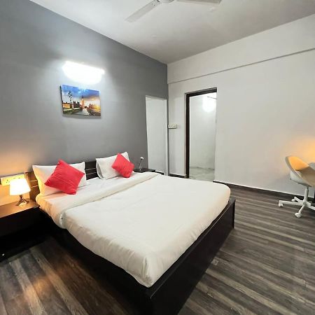 Bedchambers Serviced Apartments, Хидерабад Екстериор снимка