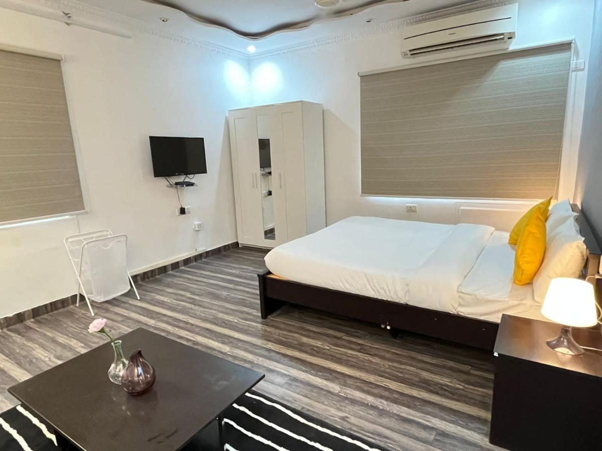 Bedchambers Serviced Apartments, Хидерабад Екстериор снимка