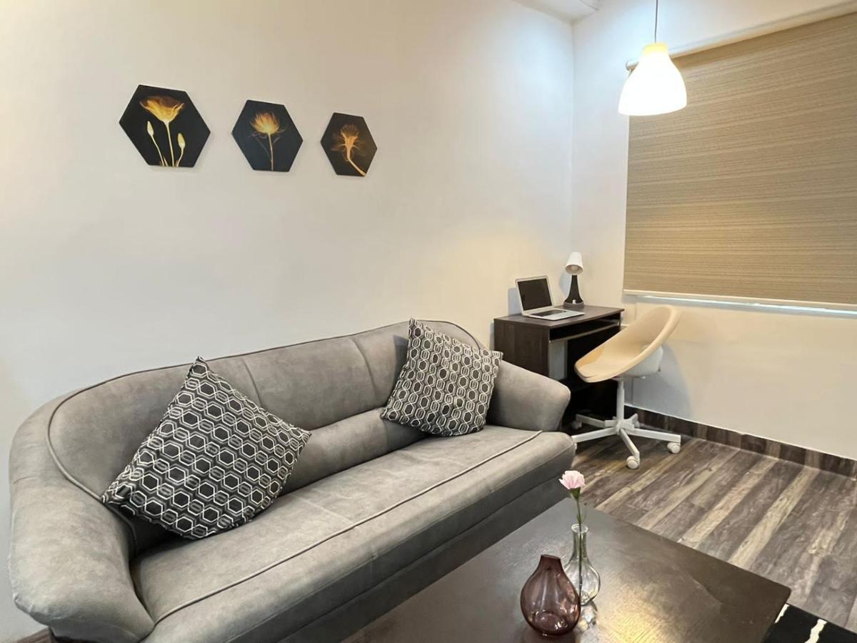 Bedchambers Serviced Apartments, Хидерабад Екстериор снимка